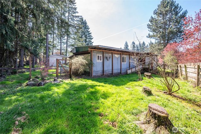 302 Studebaker Road, Castle Rock, WA 98611