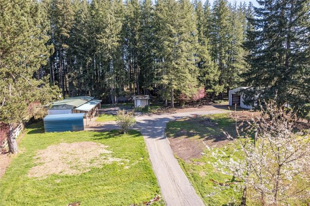 302 Studebaker Road, Castle Rock, WA 98611