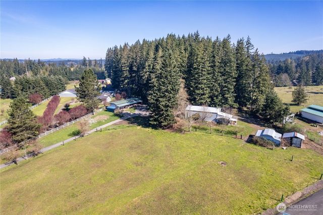 302 Studebaker Road, Castle Rock, WA 98611