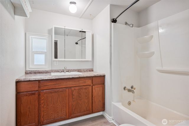 302 Studebaker Road, Castle Rock, WA 98611