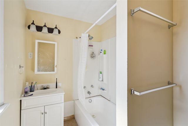 1021 High Street, Grinnell, IA 50112