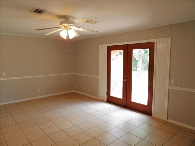 119 Charles Street, Crockett, TX 75835
