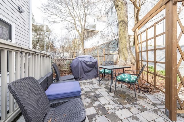 7 Whitman St 1, Somerville, MA 02144