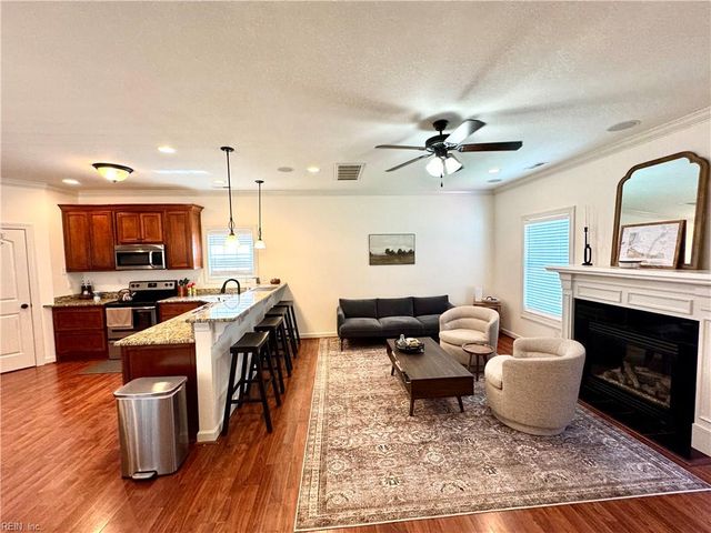 213 Thalia RD, Virginia Beach, VA 23452