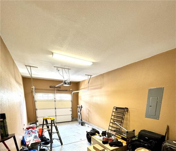 213 Thalia RD, Virginia Beach, VA 23452