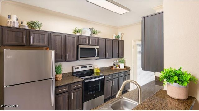 34000 N 27th Avenue 2, Phoenix, AZ 85085