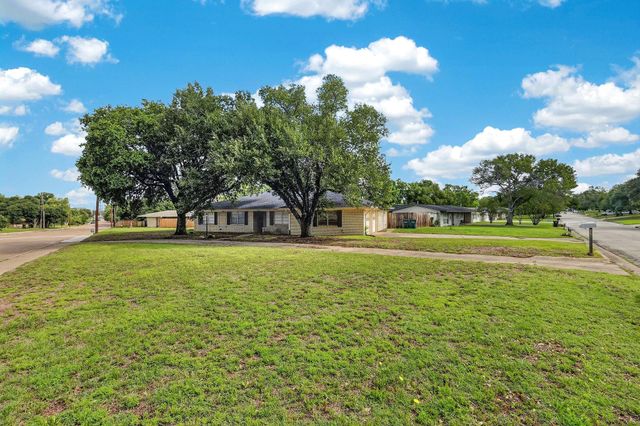 3501 Cavitt Avenue, Bryan, TX 77801