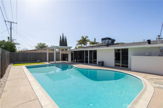 724 N Vine, Anaheim, CA 92805