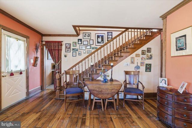 2487 MOUNTAIN RD, Stroudsburg, PA 18360