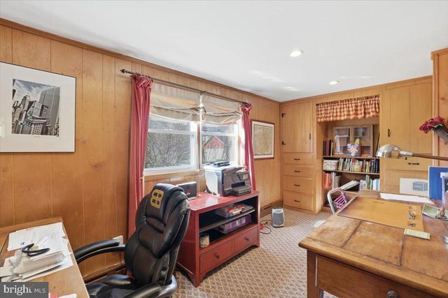 2487 MOUNTAIN RD, Stroudsburg, PA 18360