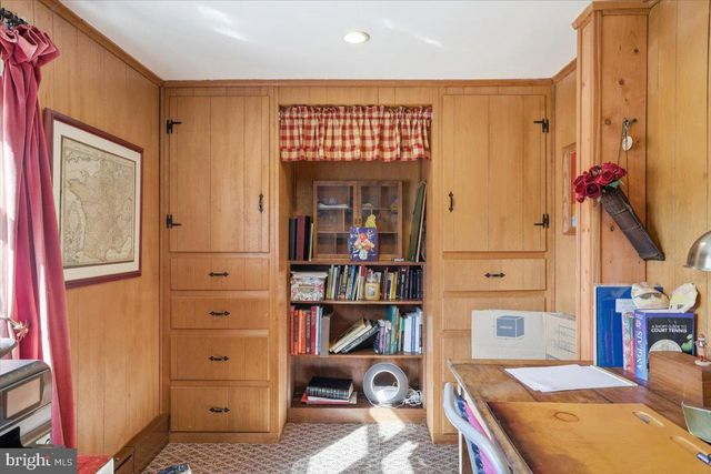 2487 MOUNTAIN RD, Stroudsburg, PA 18360