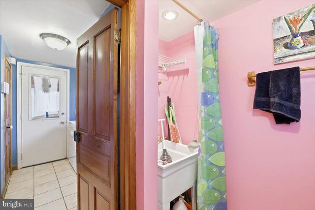 2487 MOUNTAIN RD, Stroudsburg, PA 18360