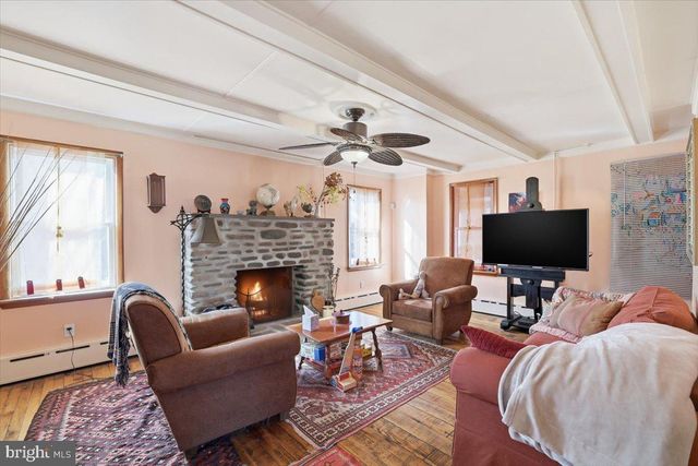 2487 MOUNTAIN RD, Stroudsburg, PA 18360