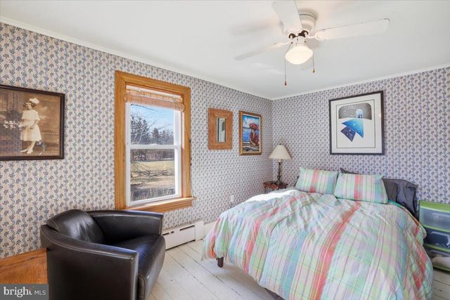 2487 MOUNTAIN RD, Stroudsburg, PA 18360