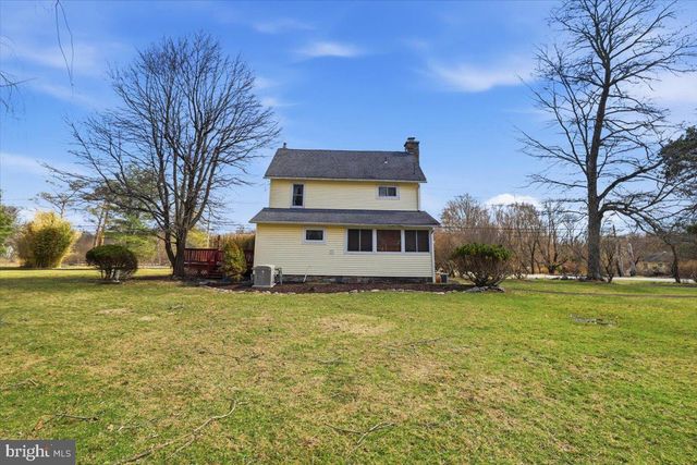 2487 MOUNTAIN RD, Stroudsburg, PA 18360