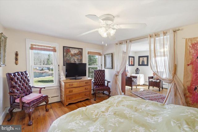 2487 MOUNTAIN RD, Stroudsburg, PA 18360