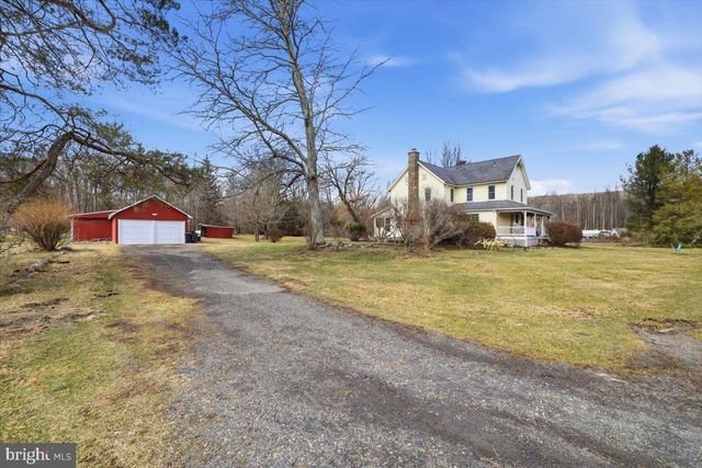 2487 MOUNTAIN RD, Stroudsburg, PA 18360