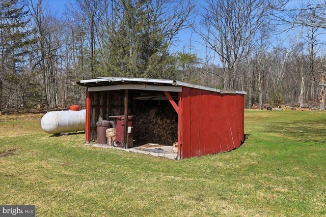 2487 MOUNTAIN RD, Stroudsburg, PA 18360