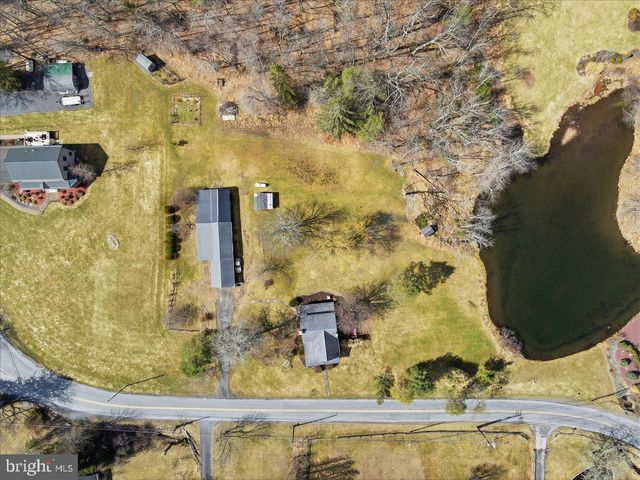 2487 MOUNTAIN RD, Stroudsburg, PA 18360