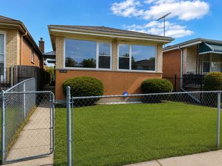 332 W 100th Street, Chicago, IL 60628