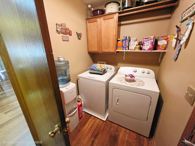 1439 N Tomahawk Rd, Peck, KS 67120