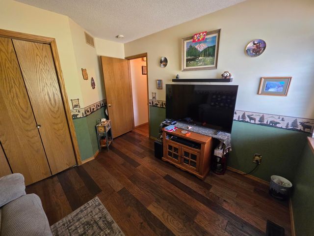 1439 N Tomahawk Rd, Peck, KS 67120