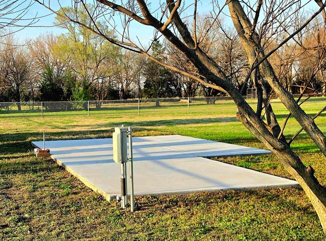 1439 N Tomahawk Rd, Peck, KS 67120