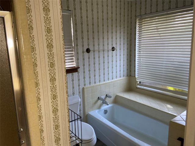 114 Stone Canyon Drive, Highland Village, TX 75077