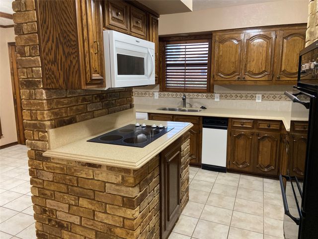 114 Stone Canyon Drive, Highland Village, TX 75077