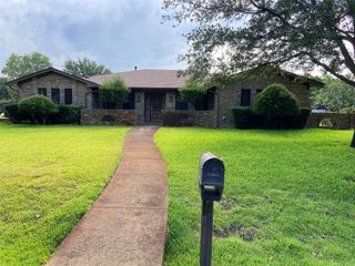 114 Stone Canyon Drive, Highland Village, TX 75077