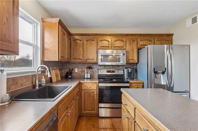 543 E Cheyenne Street, Gardner, KS 66030