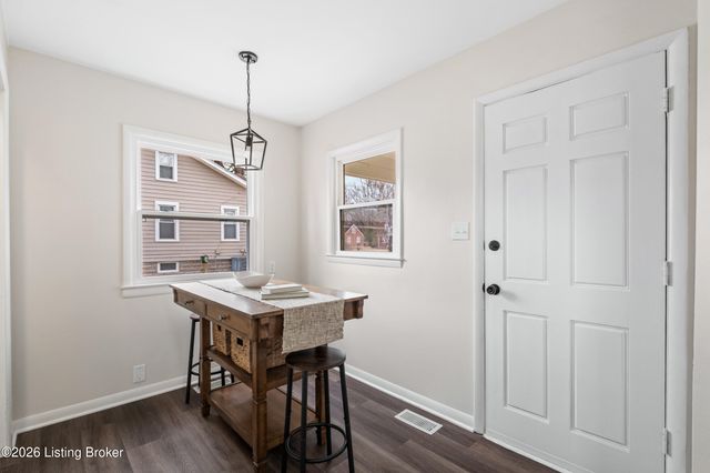 2721 Klondike Ln, Louisville, KY 40218