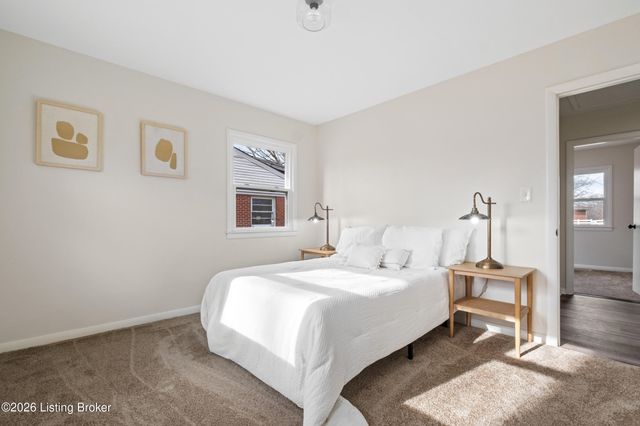 2721 Klondike Ln, Louisville, KY 40218