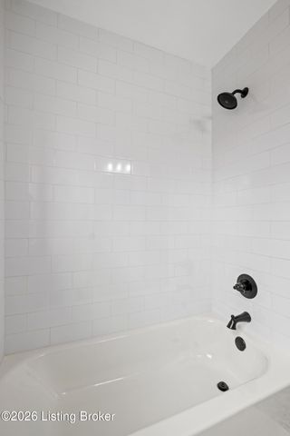 2721 Klondike Ln, Louisville, KY 40218