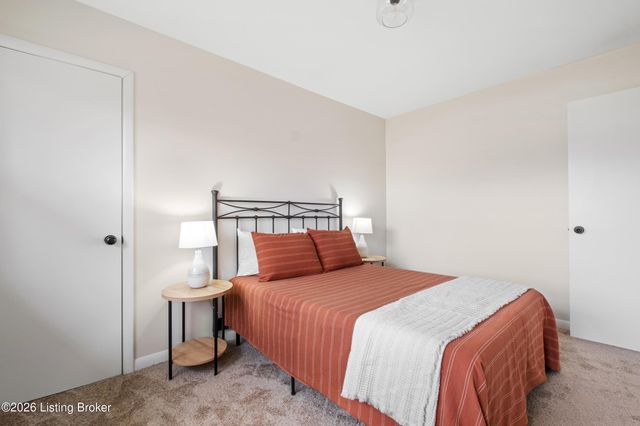 2721 Klondike Ln, Louisville, KY 40218