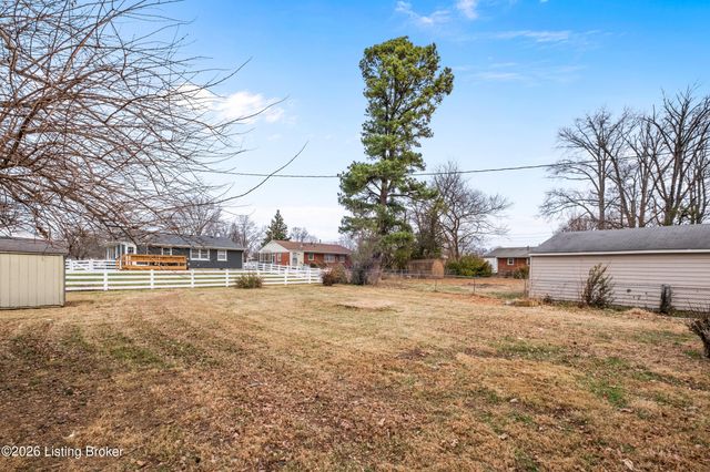 2721 Klondike Ln, Louisville, KY 40218