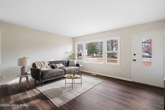 2721 Klondike Ln, Louisville, KY 40218