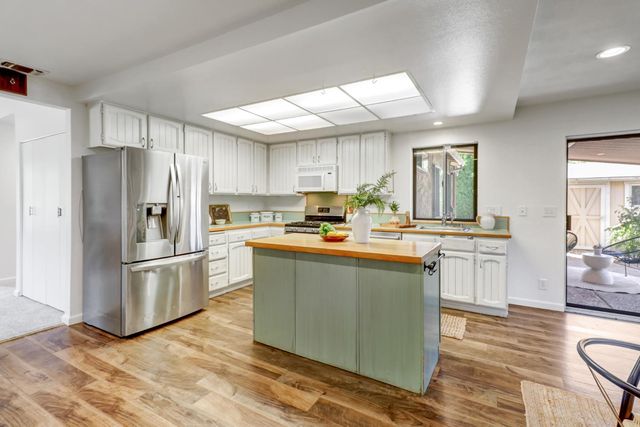 6898 Olive Tree Way, Citrus Heights, CA 95610