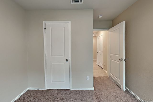 5546 Basil Chase, St Hedwig, TX 78152