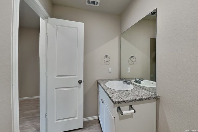 5546 Basil Chase, St Hedwig, TX 78152