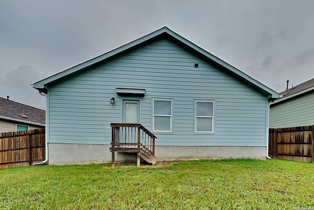 5546 Basil Chase, St Hedwig, TX 78152