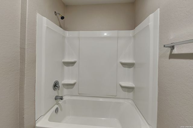 5546 Basil Chase, St Hedwig, TX 78152