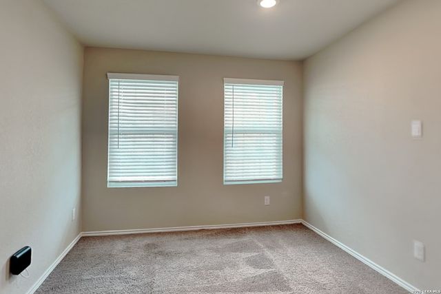 5546 Basil Chase, St Hedwig, TX 78152