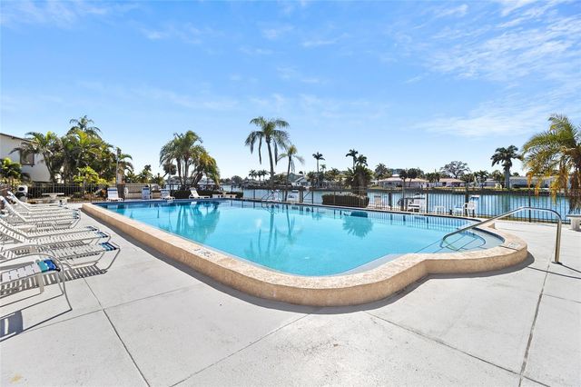 505 PLAZA SEVILLE COURT 9, Treasure Island, FL 33706