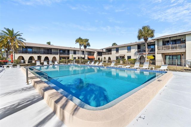 505 PLAZA SEVILLE COURT 9, Treasure Island, FL 33706