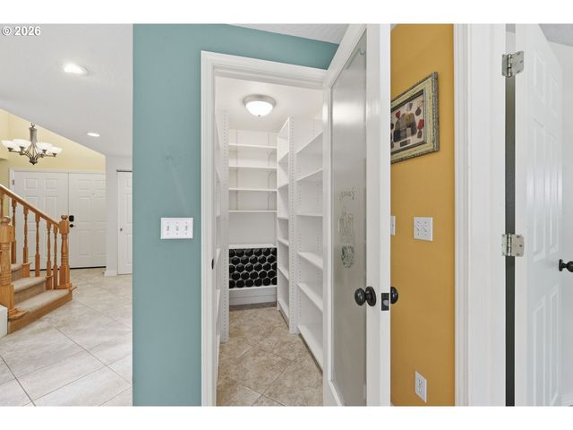 2279 BLACKBURN St, Eugene, OR 97405
