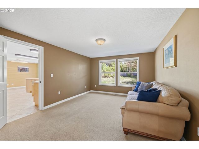 2279 BLACKBURN St, Eugene, OR 97405
