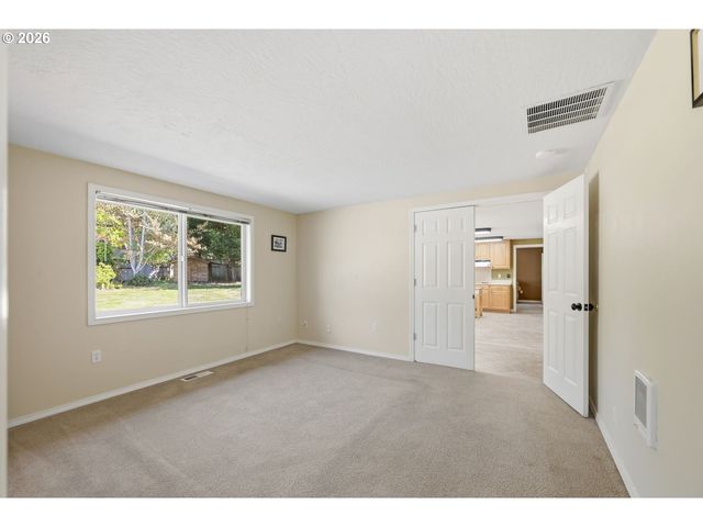 2279 BLACKBURN St, Eugene, OR 97405