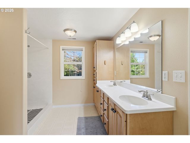 2279 BLACKBURN St, Eugene, OR 97405