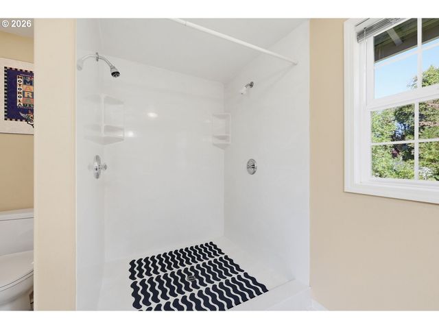 2279 BLACKBURN St, Eugene, OR 97405
